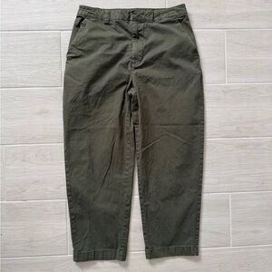 GAP Khaki Straigh Up Pants